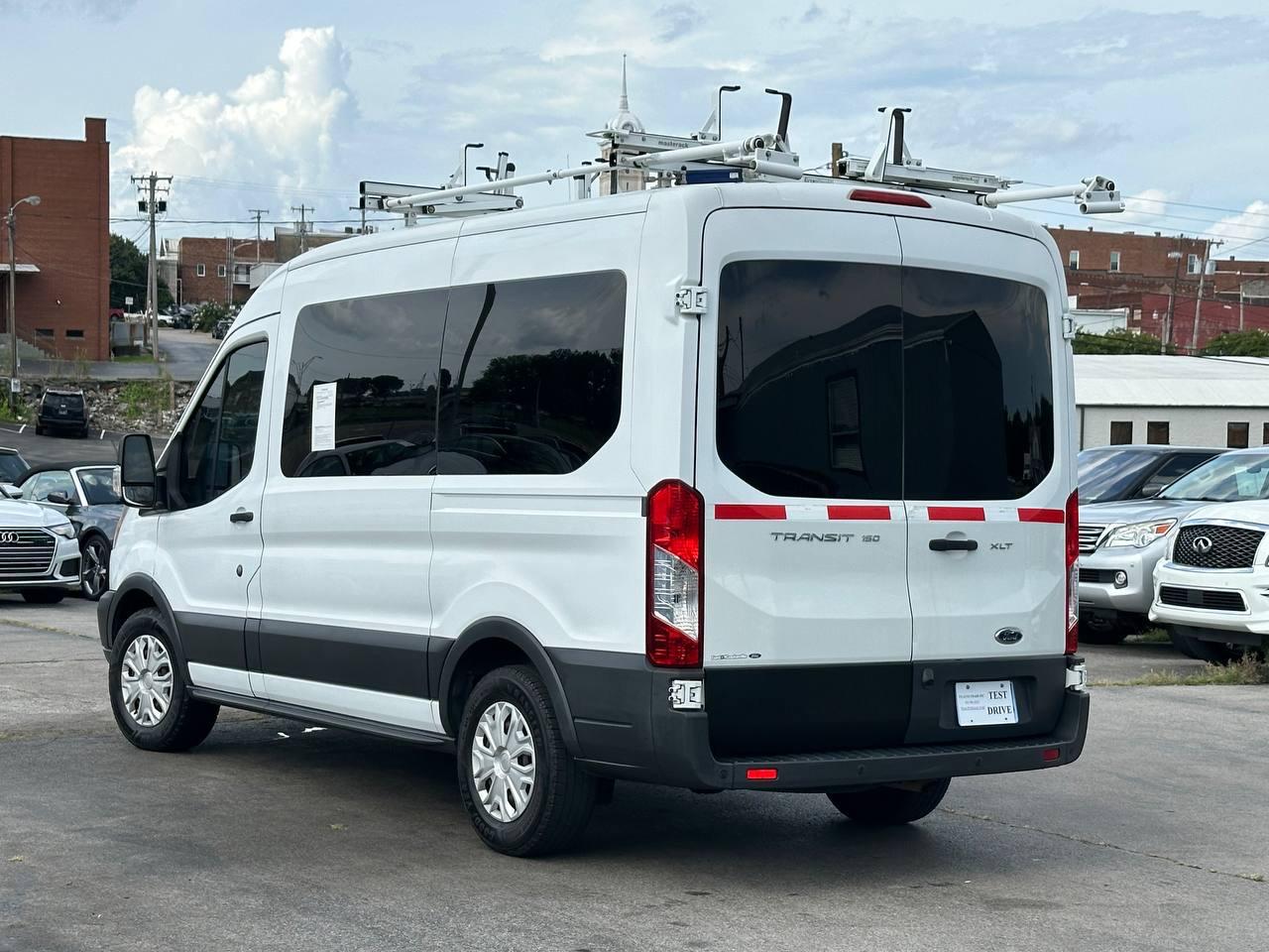 Ford Transit 150 Wagon Med. Roof XL w/Sliding Pass. 130-in. WB 2015