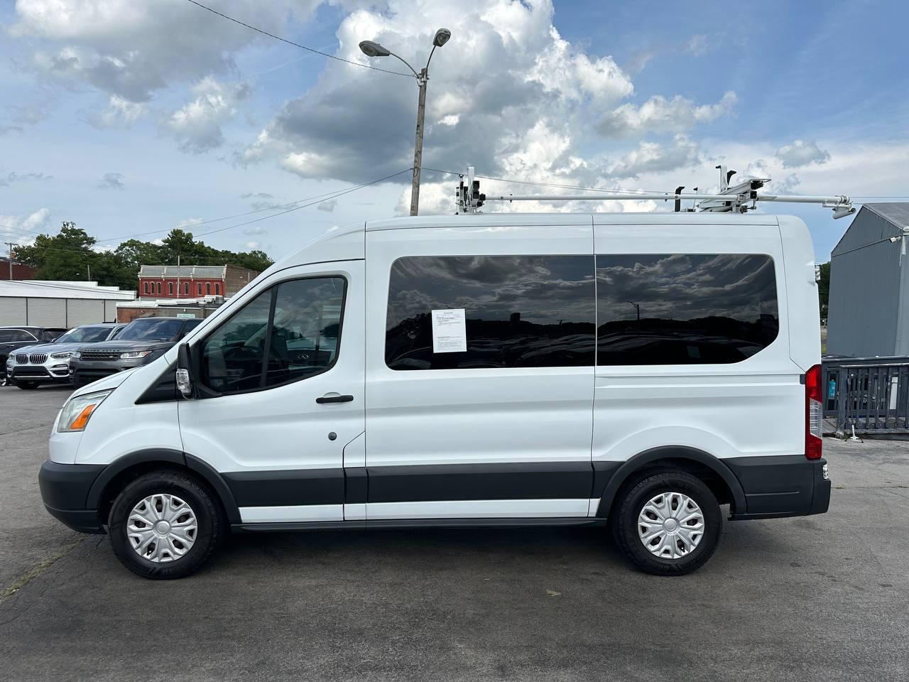 Ford Transit 150 Wagon Med. Roof XL w/Sliding Pass. 130-in. WB 2015