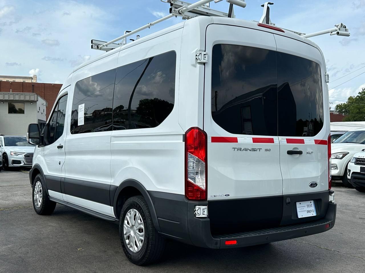 Ford Transit 150 Wagon Med. Roof XL w/Sliding Pass. 130-in. WB 2015