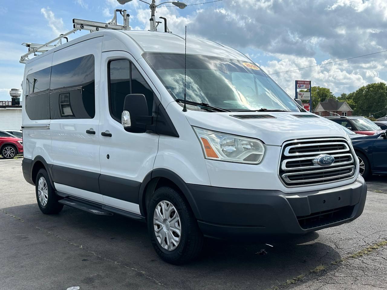 Ford Transit 150 Wagon Med. Roof XL w/Sliding Pass. 130-in. WB 2015