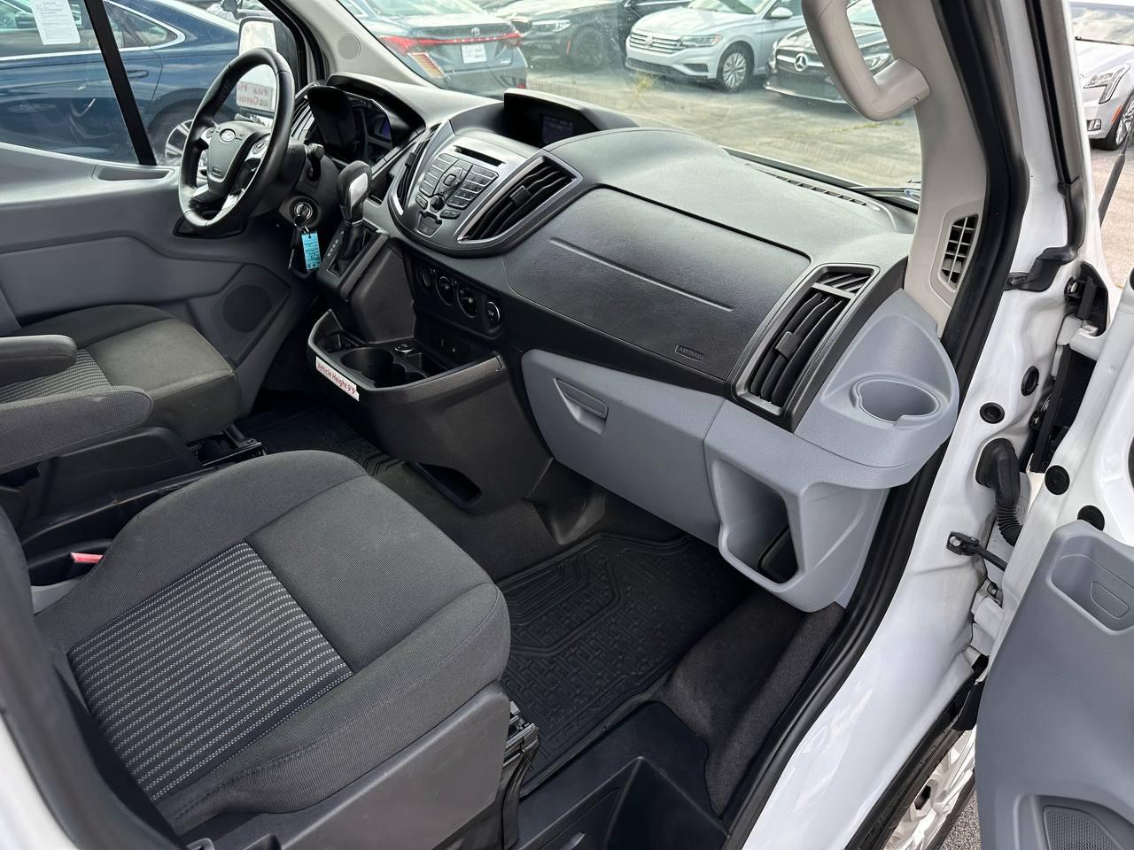 Ford Transit 150 Wagon Med. Roof XL w/Sliding Pass. 130-in. WB 2015