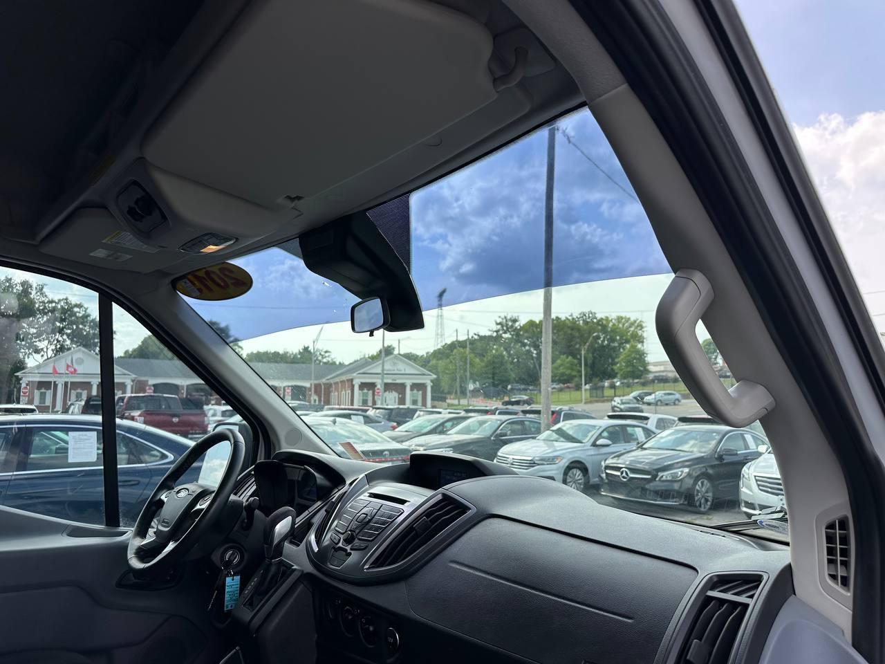 Ford Transit 150 Wagon Med. Roof XL w/Sliding Pass. 130-in. WB 2015