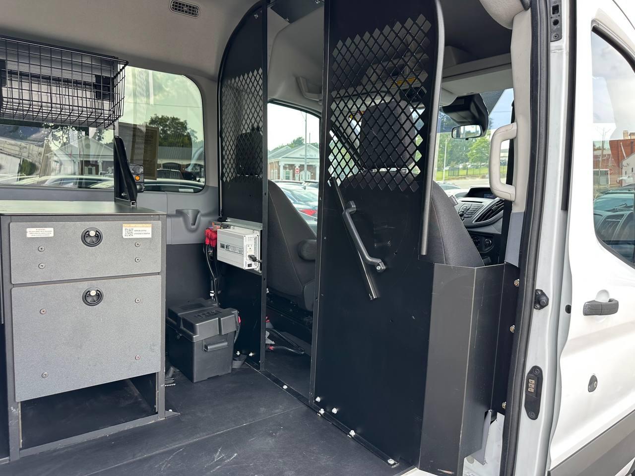 Ford Transit 150 Wagon Med. Roof XL w/Sliding Pass. 130-in. WB 2015