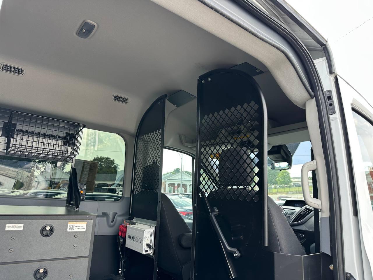 Ford Transit 150 Wagon Med. Roof XL w/Sliding Pass. 130-in. WB 2015