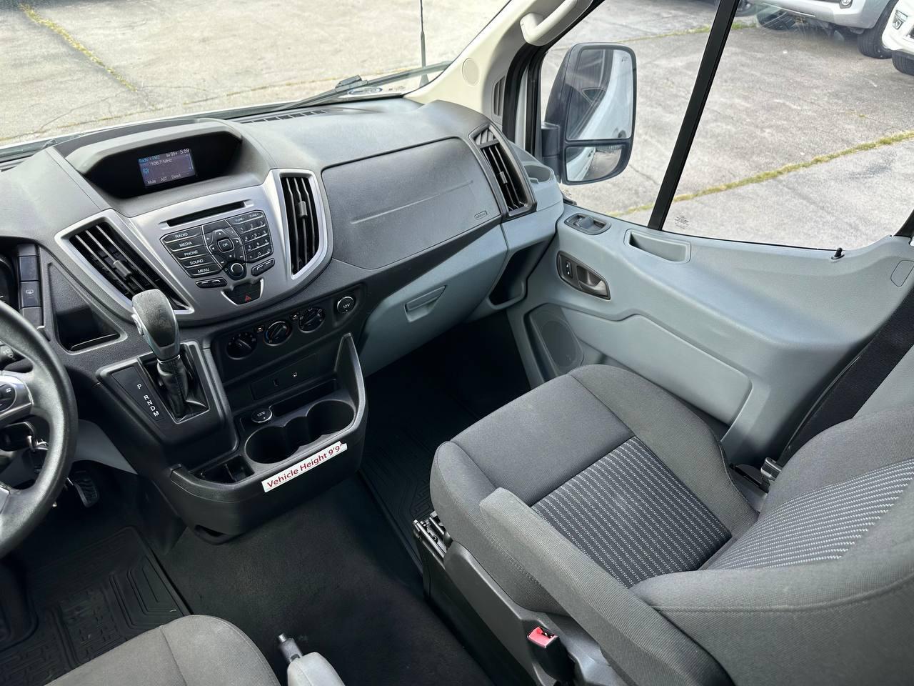 Ford Transit 150 Wagon Med. Roof XL w/Sliding Pass. 130-in. WB 2015