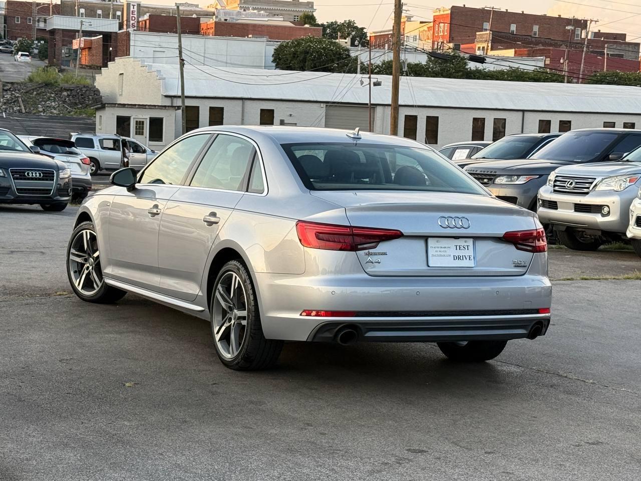 Audi A4 2.0T Premium Plus quattro Sedan 2017
