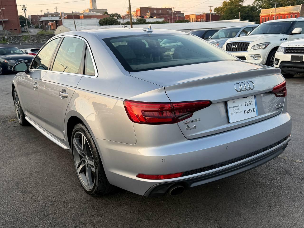 Audi A4 2.0T Premium Plus quattro Sedan 2017