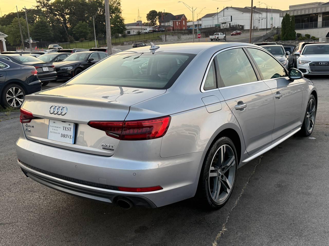 Audi A4 2.0T Premium Plus quattro Sedan 2017