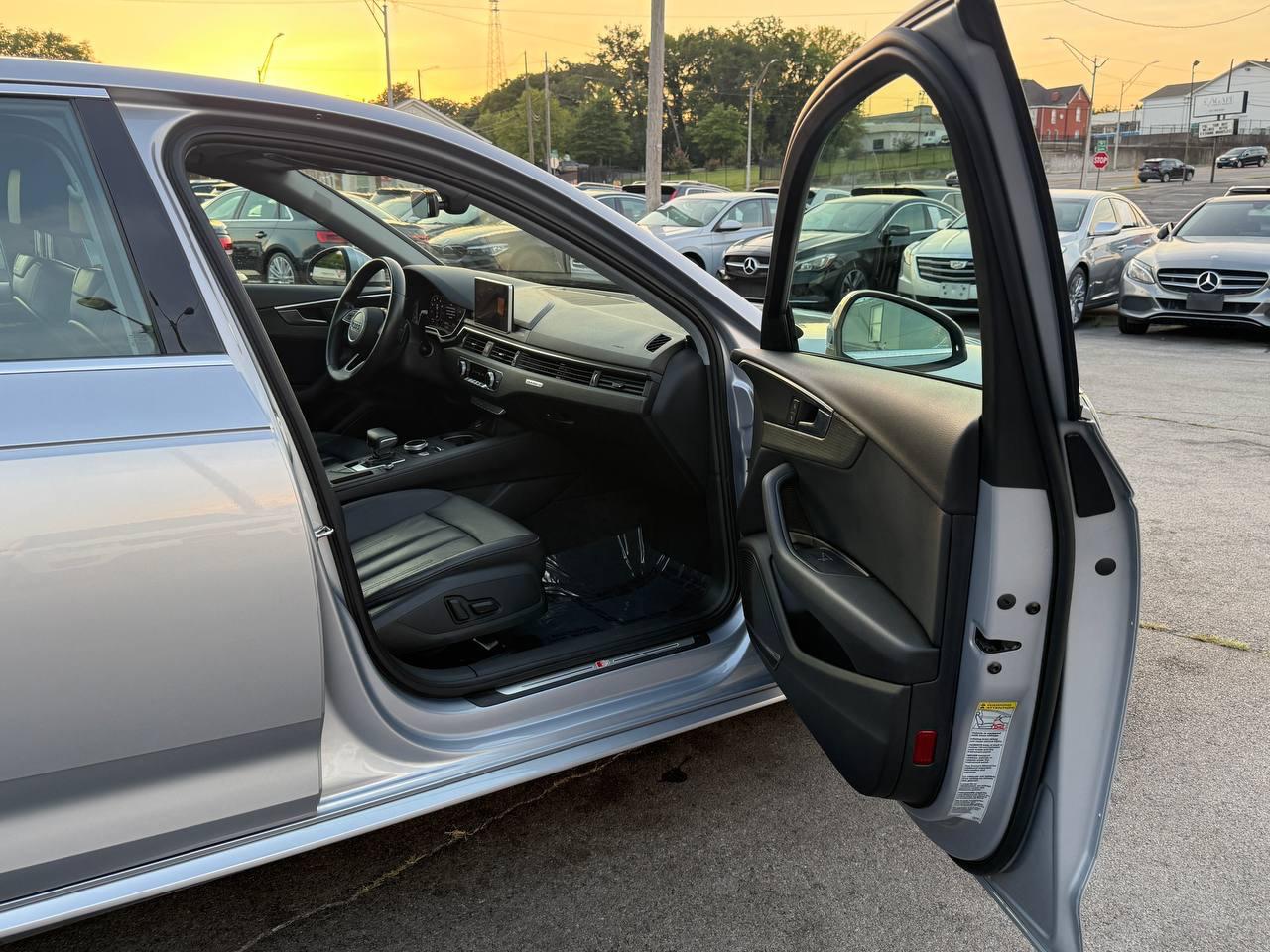 Audi A4 2.0T Premium Plus quattro Sedan 2017