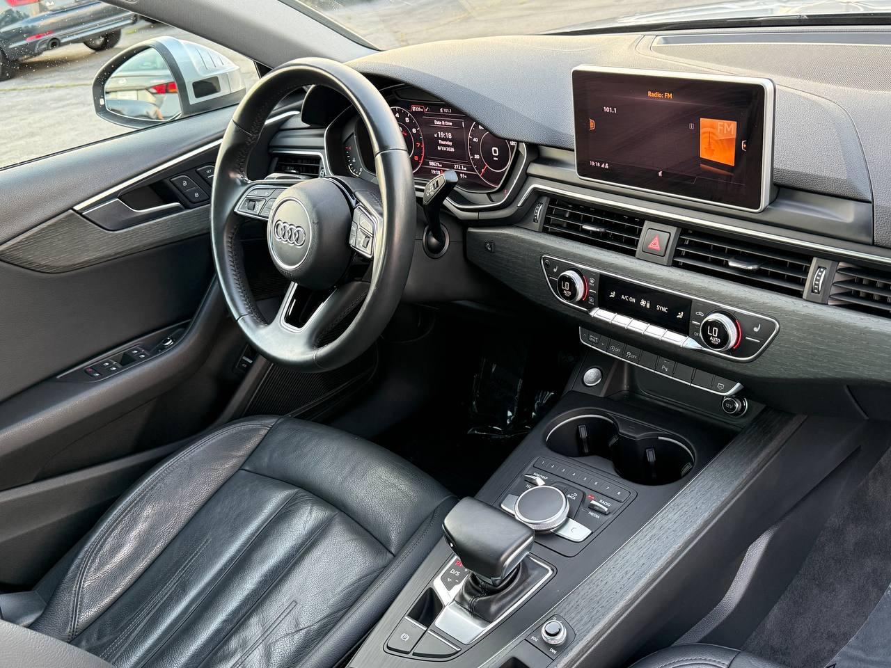 Audi A4 2.0T Premium Plus quattro Sedan 2017