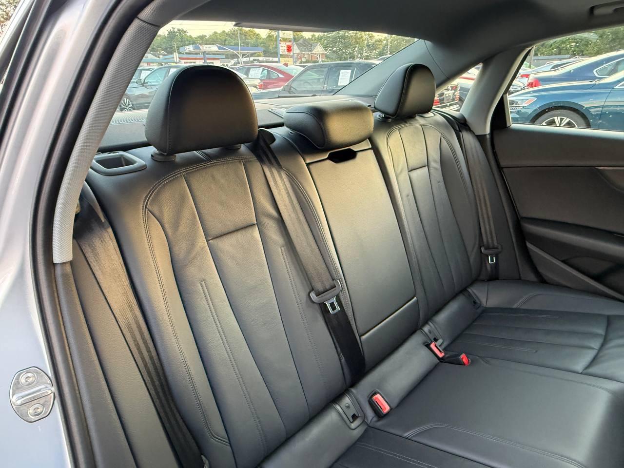 Audi A4 2.0T Premium Plus quattro Sedan 2017