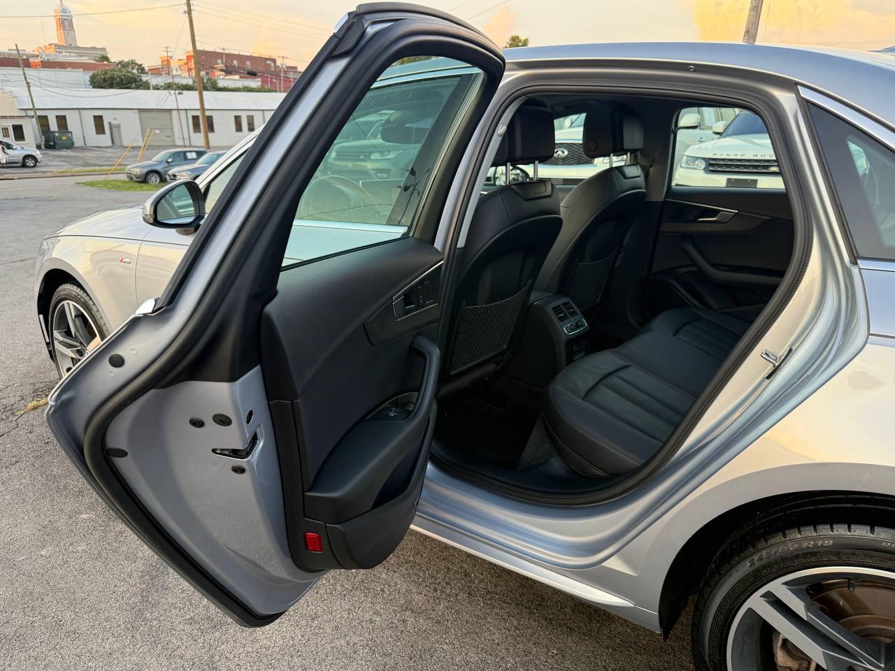 Audi A4 2.0T Premium Plus quattro Sedan 2017
