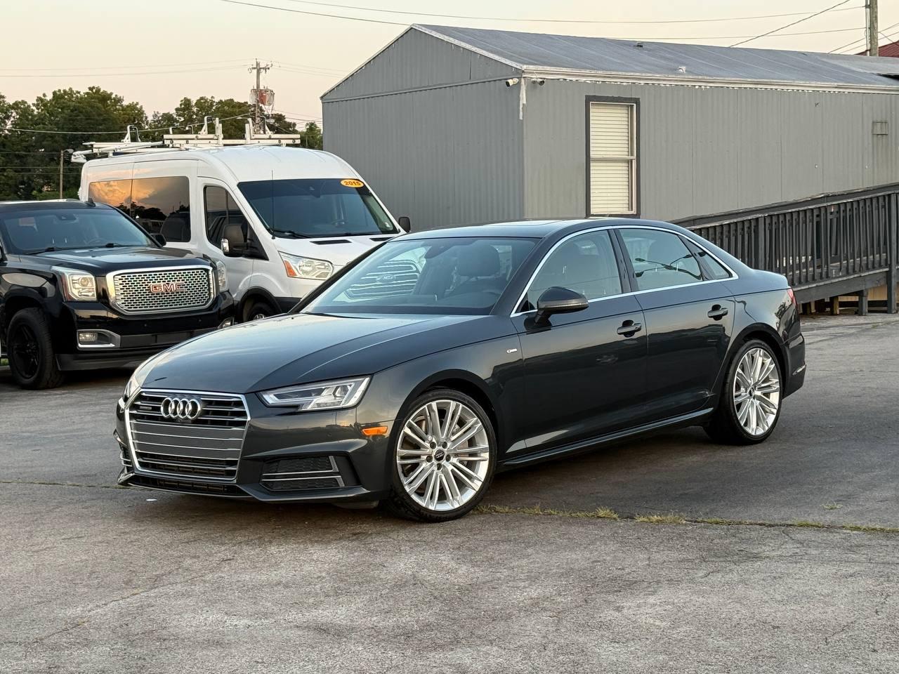 Audi A4 2.0T Prestige quattro Sedan 2017