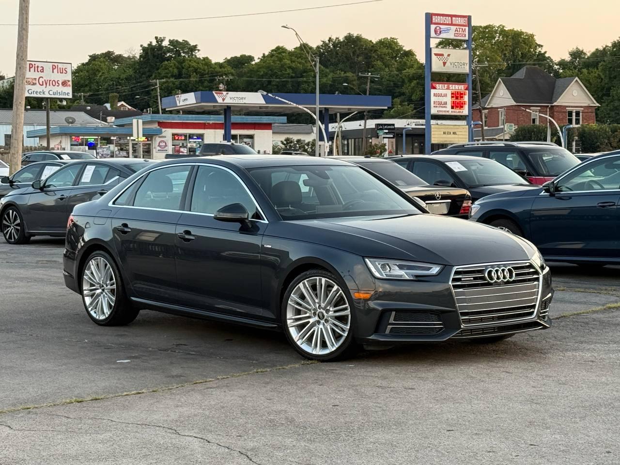 Audi A4 2.0T Prestige quattro Sedan 2017