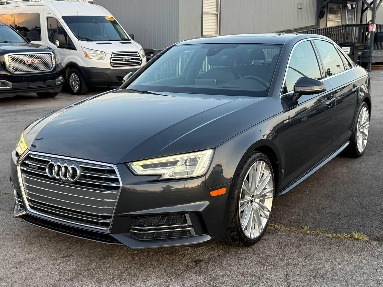 Audi A4 2.0T Prestige quattro Sedan 2017