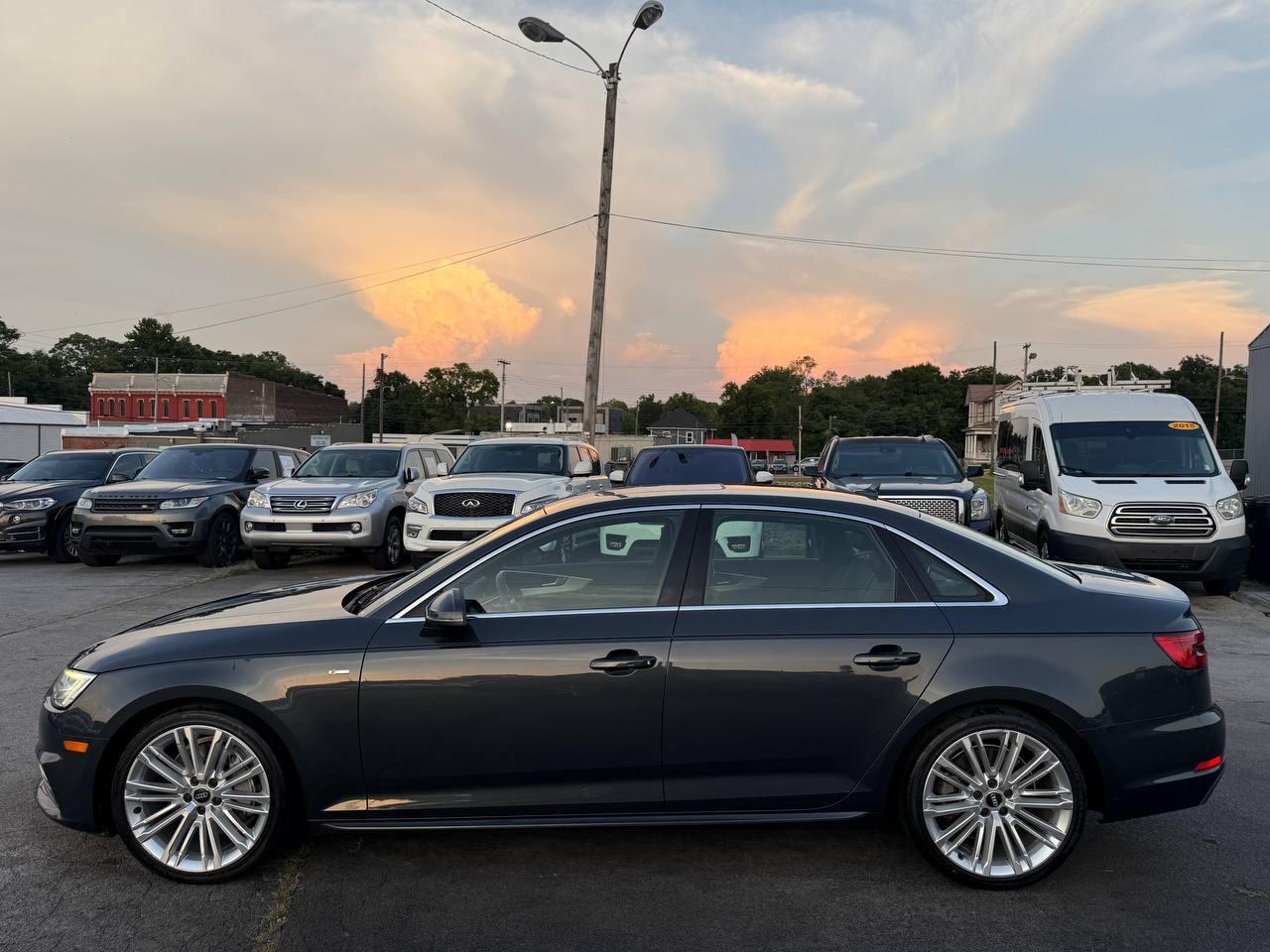 Audi A4 2.0T Prestige quattro Sedan 2017