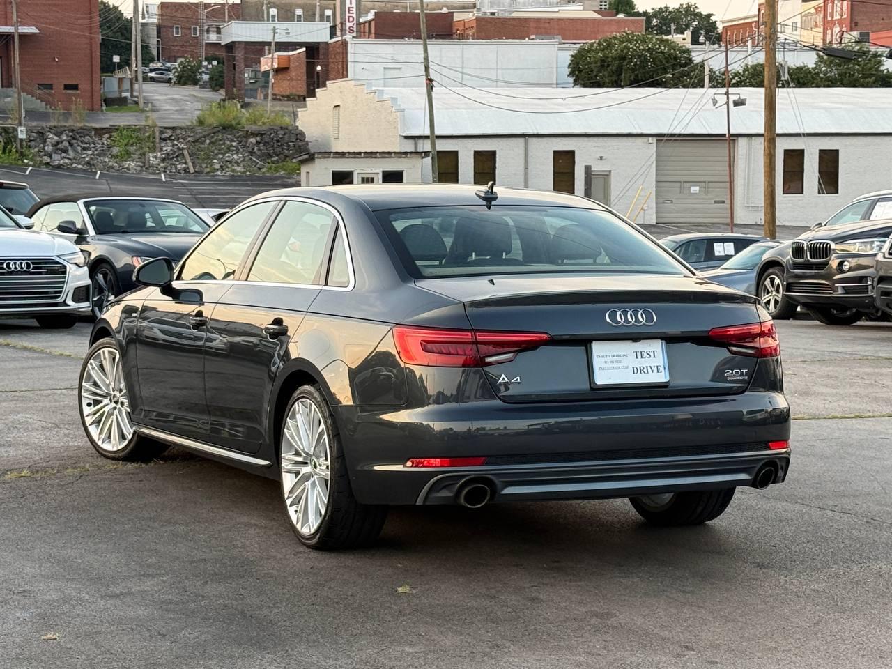 Audi A4 2.0T Prestige quattro Sedan 2017