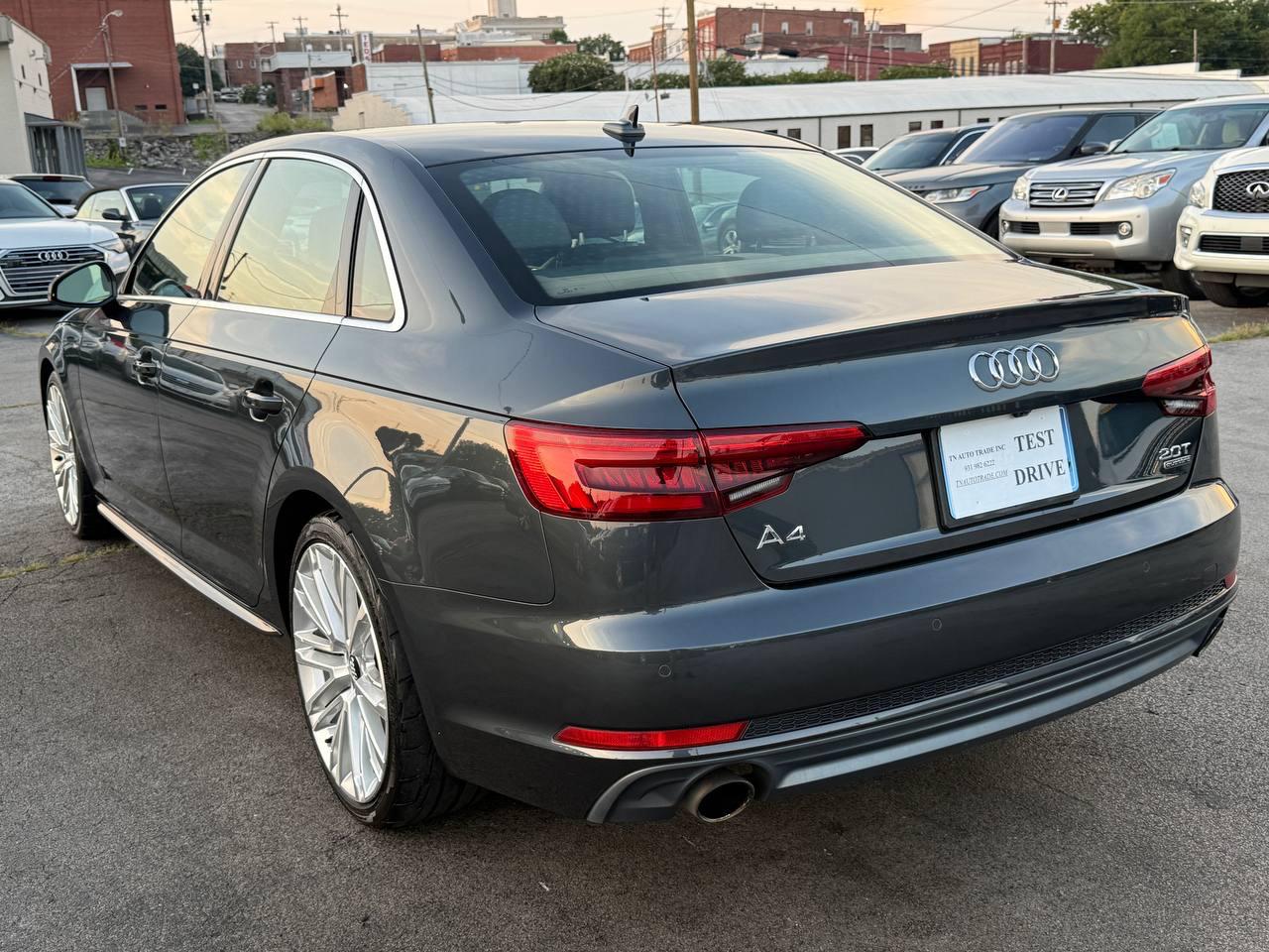 Audi A4 2.0T Prestige quattro Sedan 2017