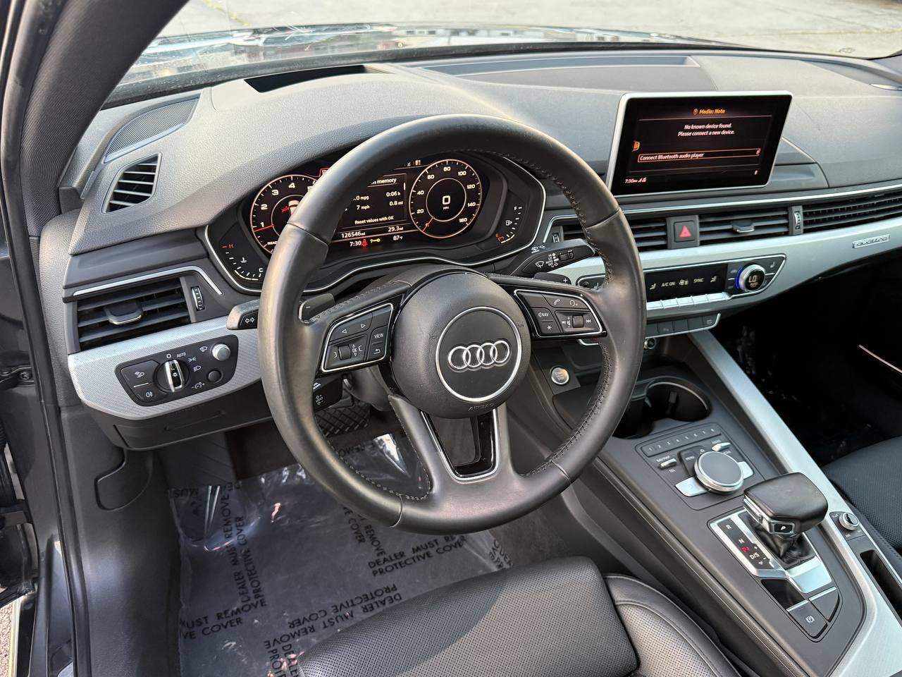 Audi A4 2.0T Prestige quattro Sedan 2017