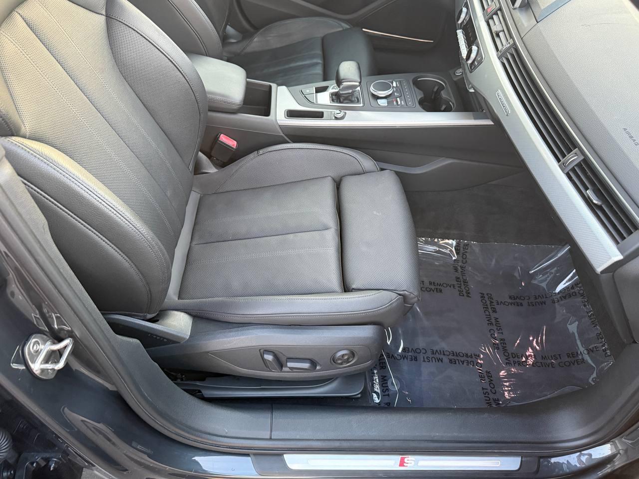 Audi A4 2.0T Prestige quattro Sedan 2017