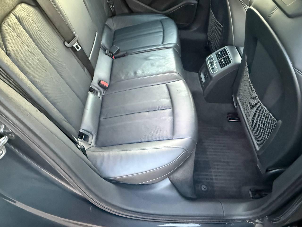 Audi A4 2.0T Prestige quattro Sedan 2017