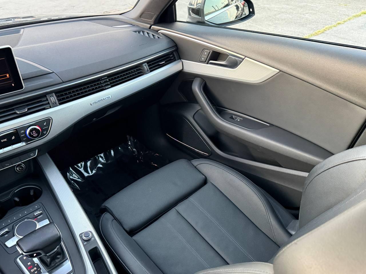Audi A4 2.0T Prestige quattro Sedan 2017