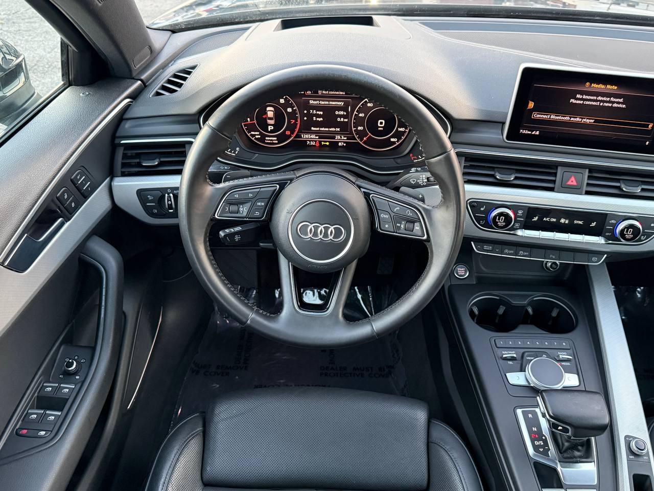Audi A4 2.0T Prestige quattro Sedan 2017