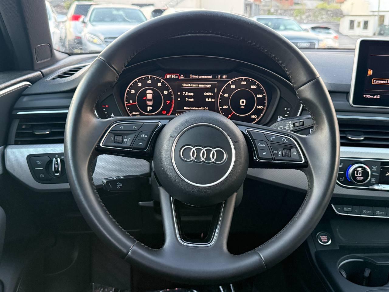 Audi A4 2.0T Prestige quattro Sedan 2017