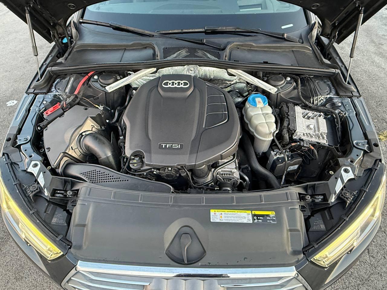 Audi A4 2.0T Prestige quattro Sedan 2017