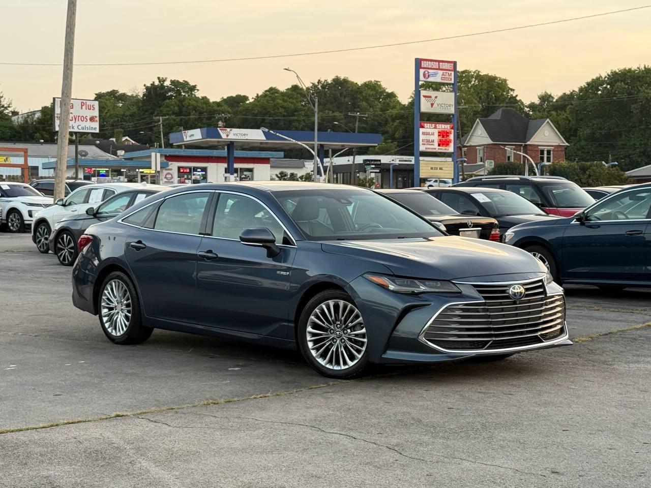 Toyota Avalon Hybrid Limited 2019