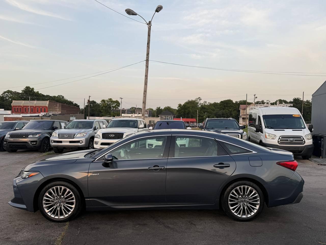Toyota Avalon Hybrid Limited 2019