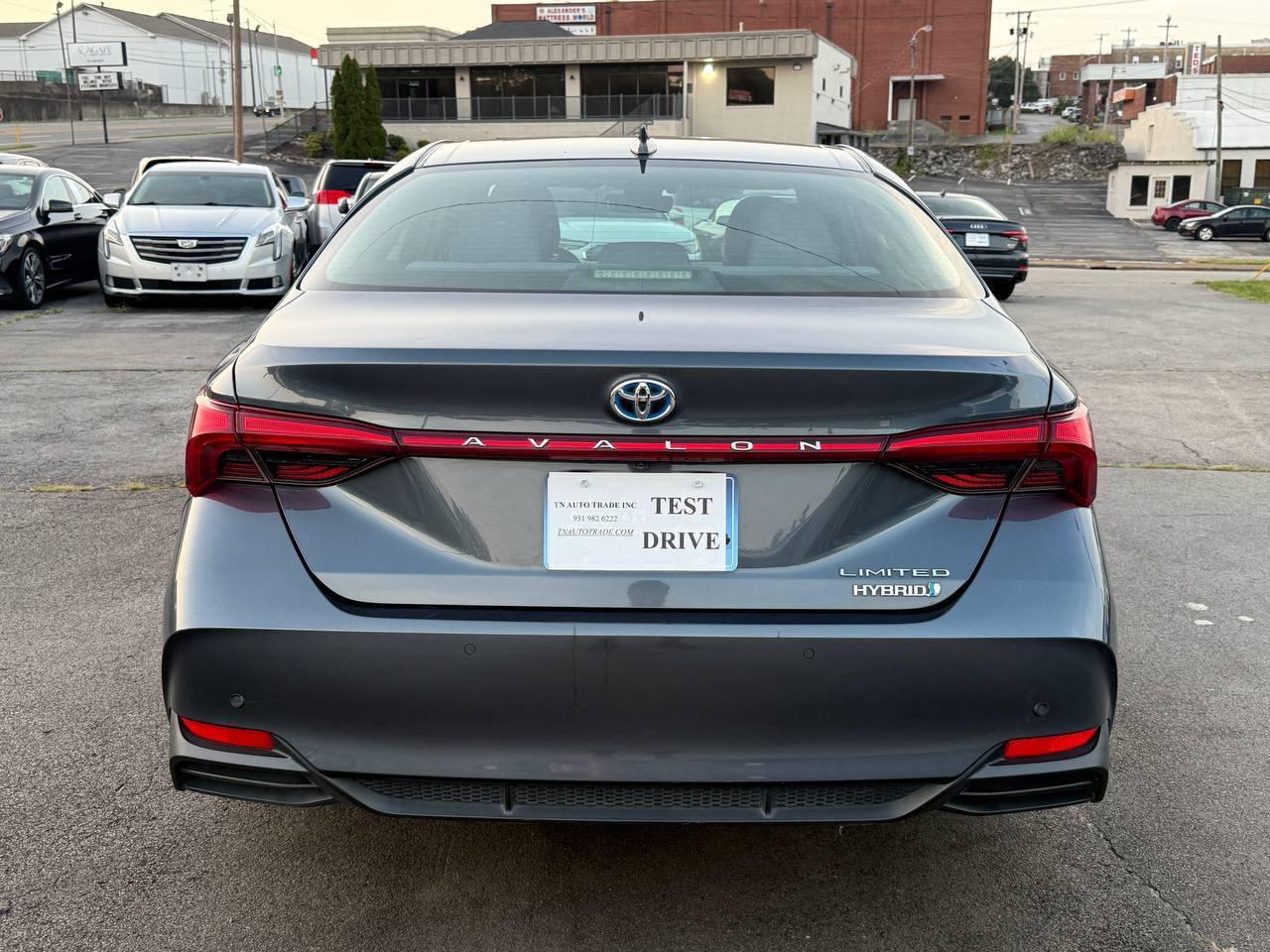 Toyota Avalon Hybrid Limited 2019