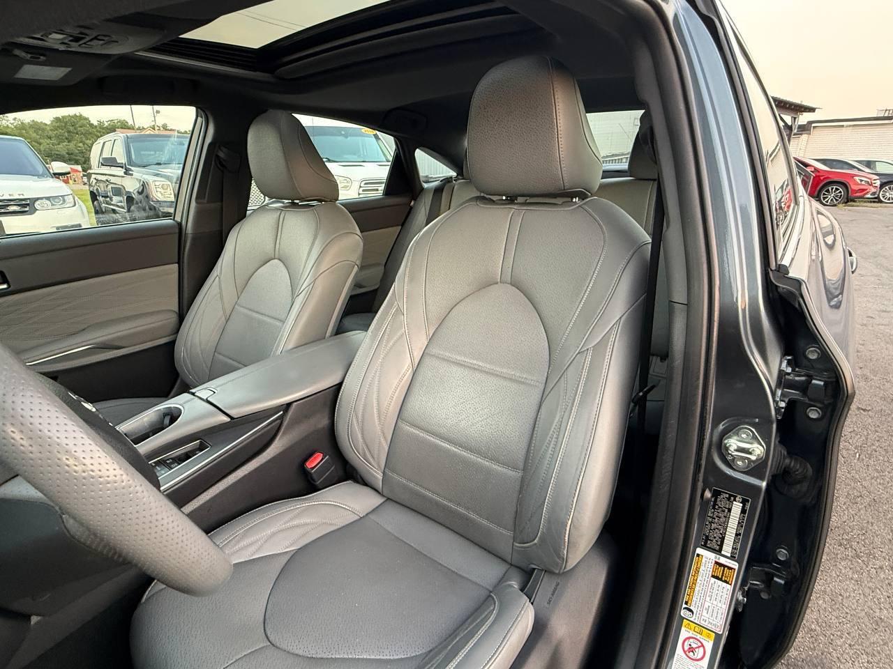 Toyota Avalon Hybrid Limited 2019