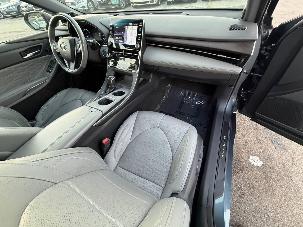 Toyota Avalon Hybrid Limited 2019