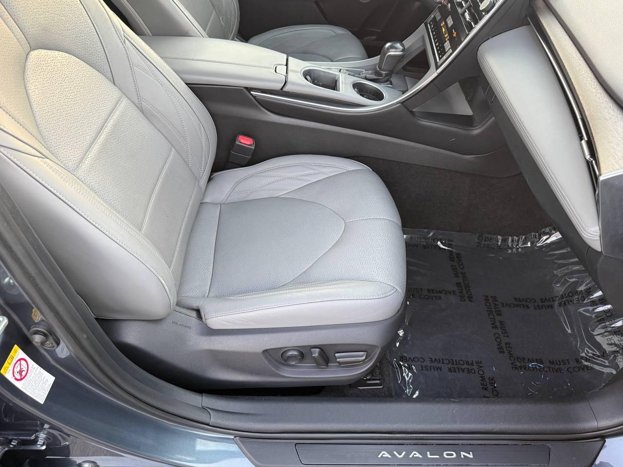Toyota Avalon Hybrid Limited 2019