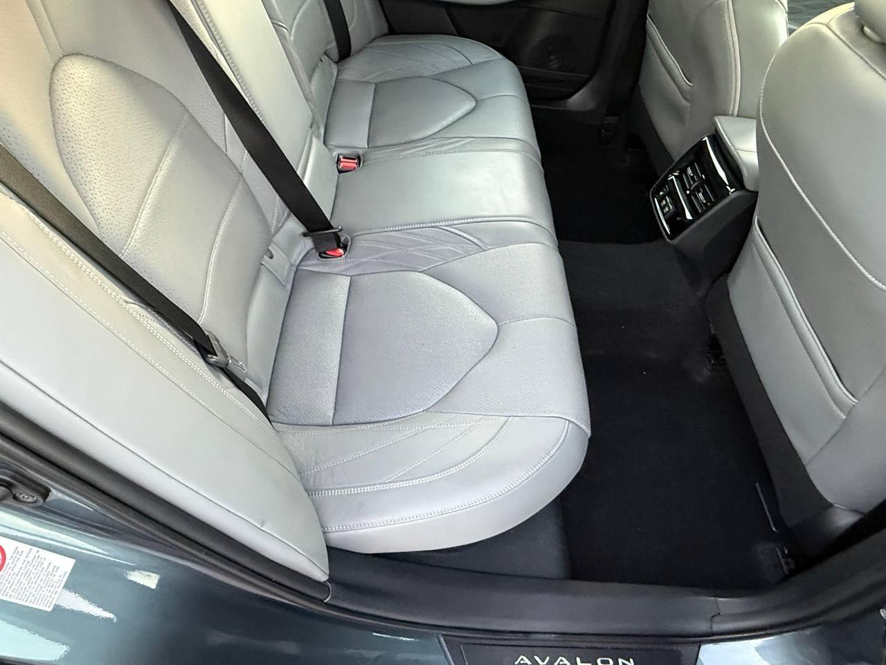 Toyota Avalon Hybrid Limited 2019