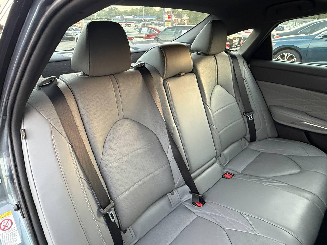 Toyota Avalon Hybrid Limited 2019