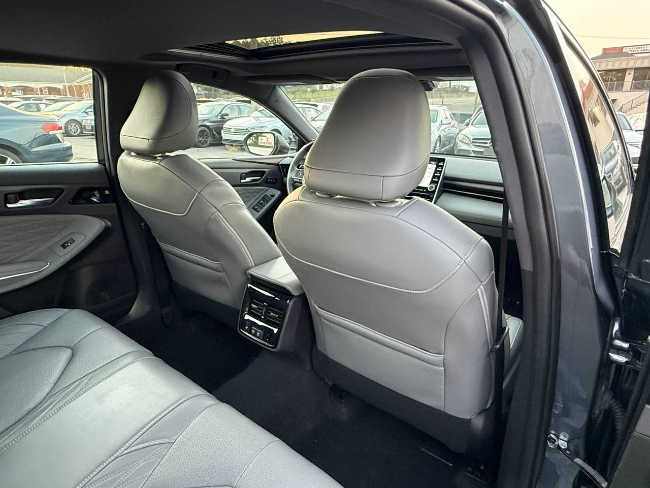Toyota Avalon Hybrid Limited 2019