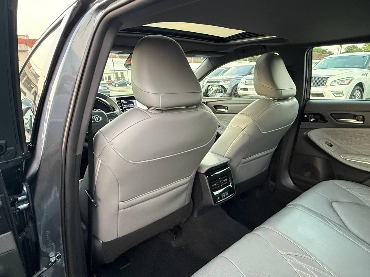 Toyota Avalon Hybrid Limited 2019