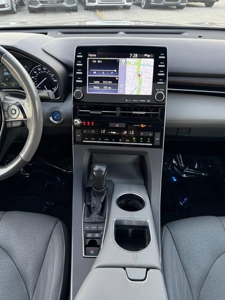 Toyota Avalon Hybrid Limited 2019