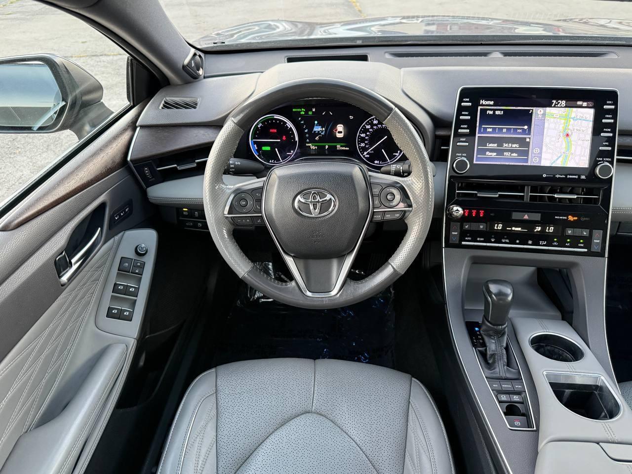 Toyota Avalon Hybrid Limited 2019