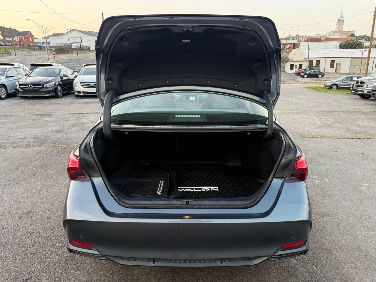 Toyota Avalon Hybrid Limited 2019