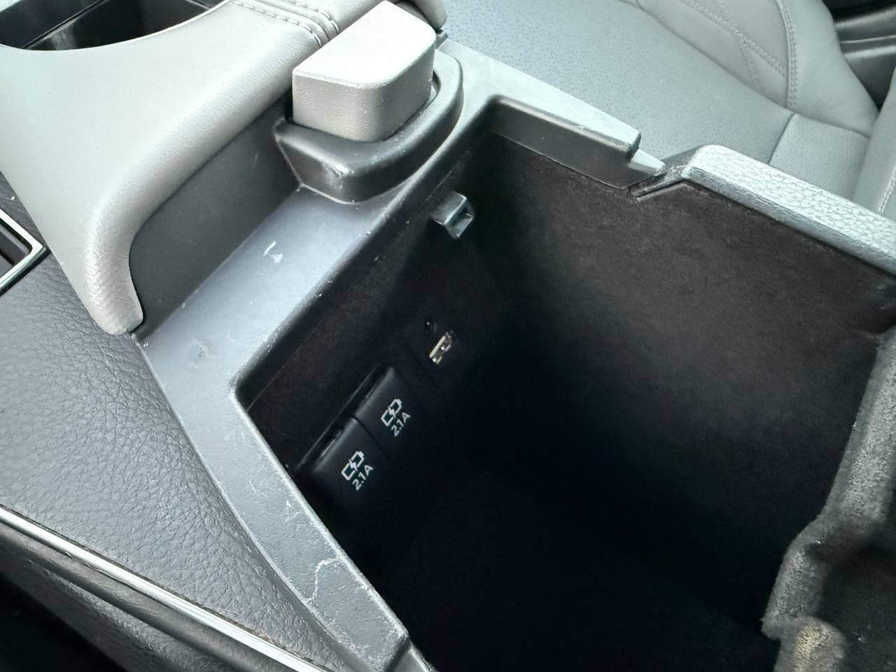 Toyota Avalon Hybrid Limited 2019