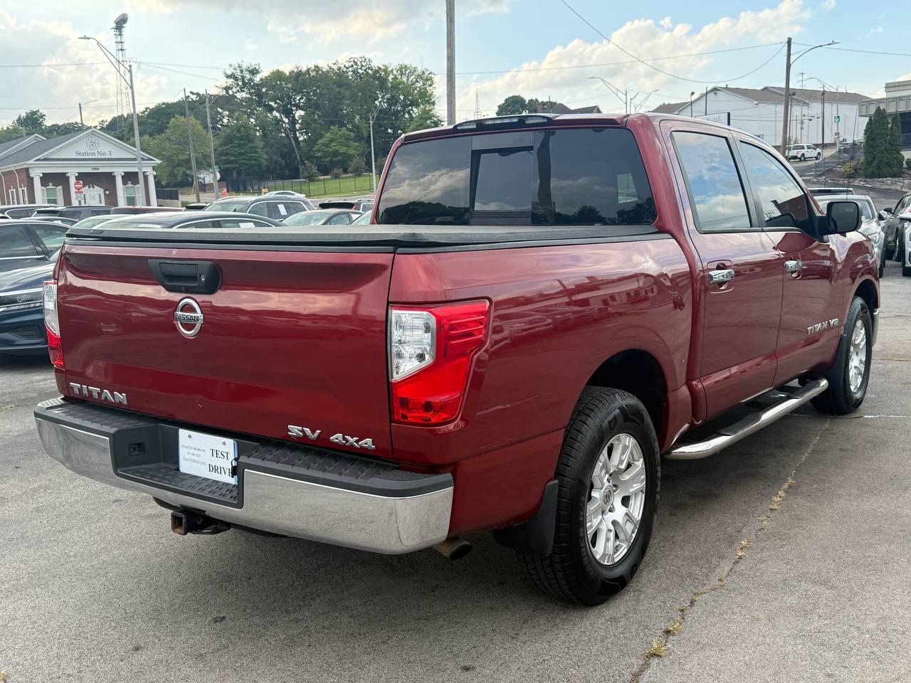 Nissan Titan 4WD Crew Cab LWB SV 2018