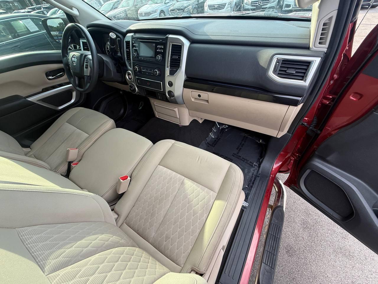 Nissan Titan 4WD Crew Cab LWB SV 2018
