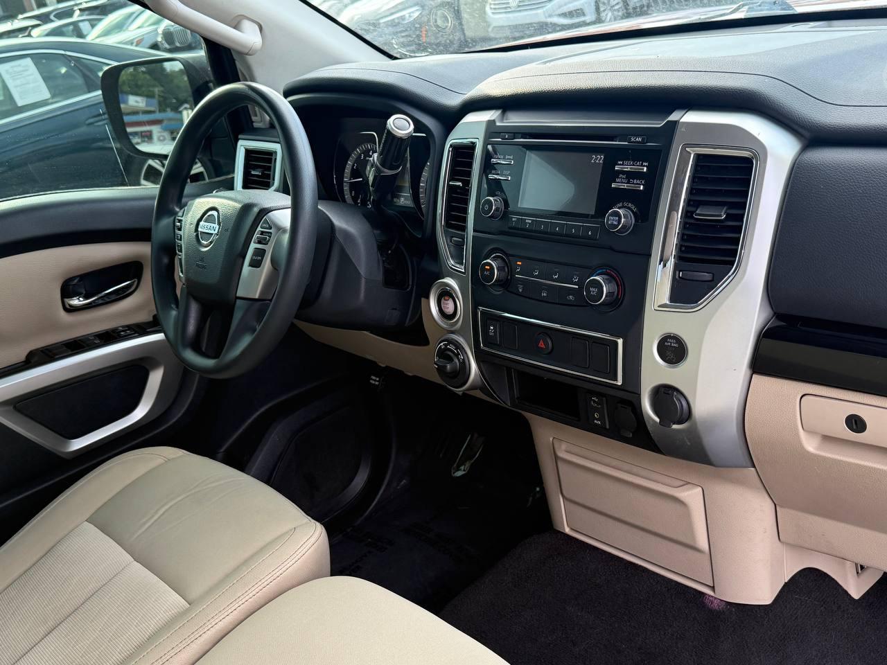 Nissan Titan 4WD Crew Cab LWB SV 2018