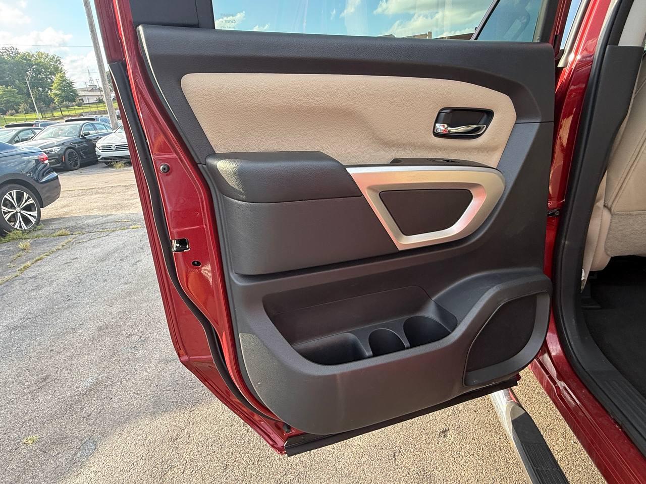 Nissan Titan 4WD Crew Cab LWB SV 2018