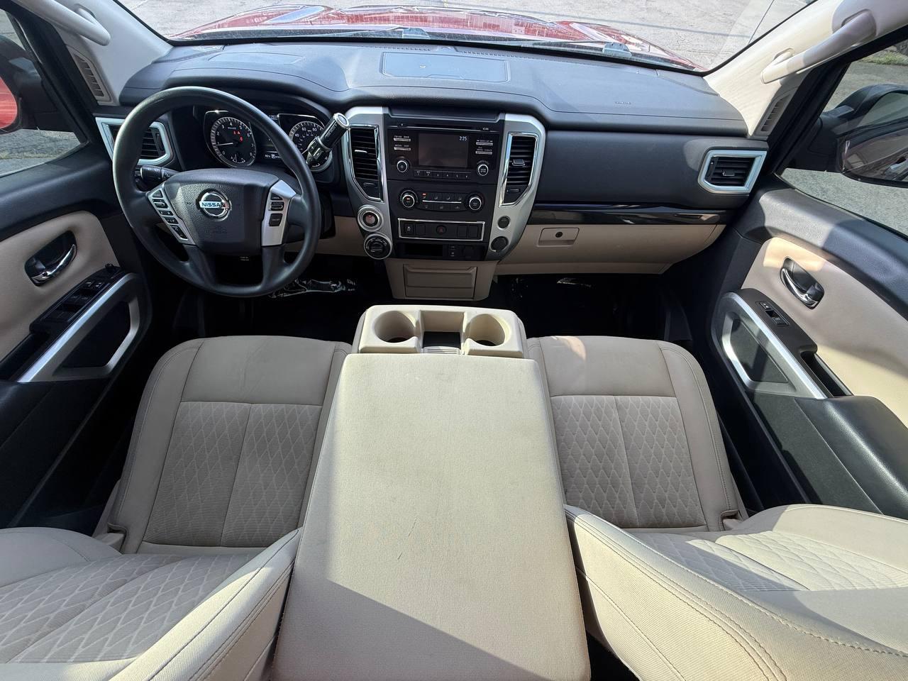 Nissan Titan 4WD Crew Cab LWB SV 2018