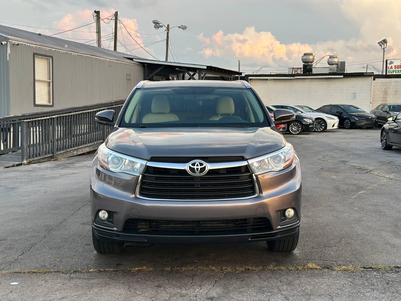 Toyota Highlander XLE AWD V6 2015