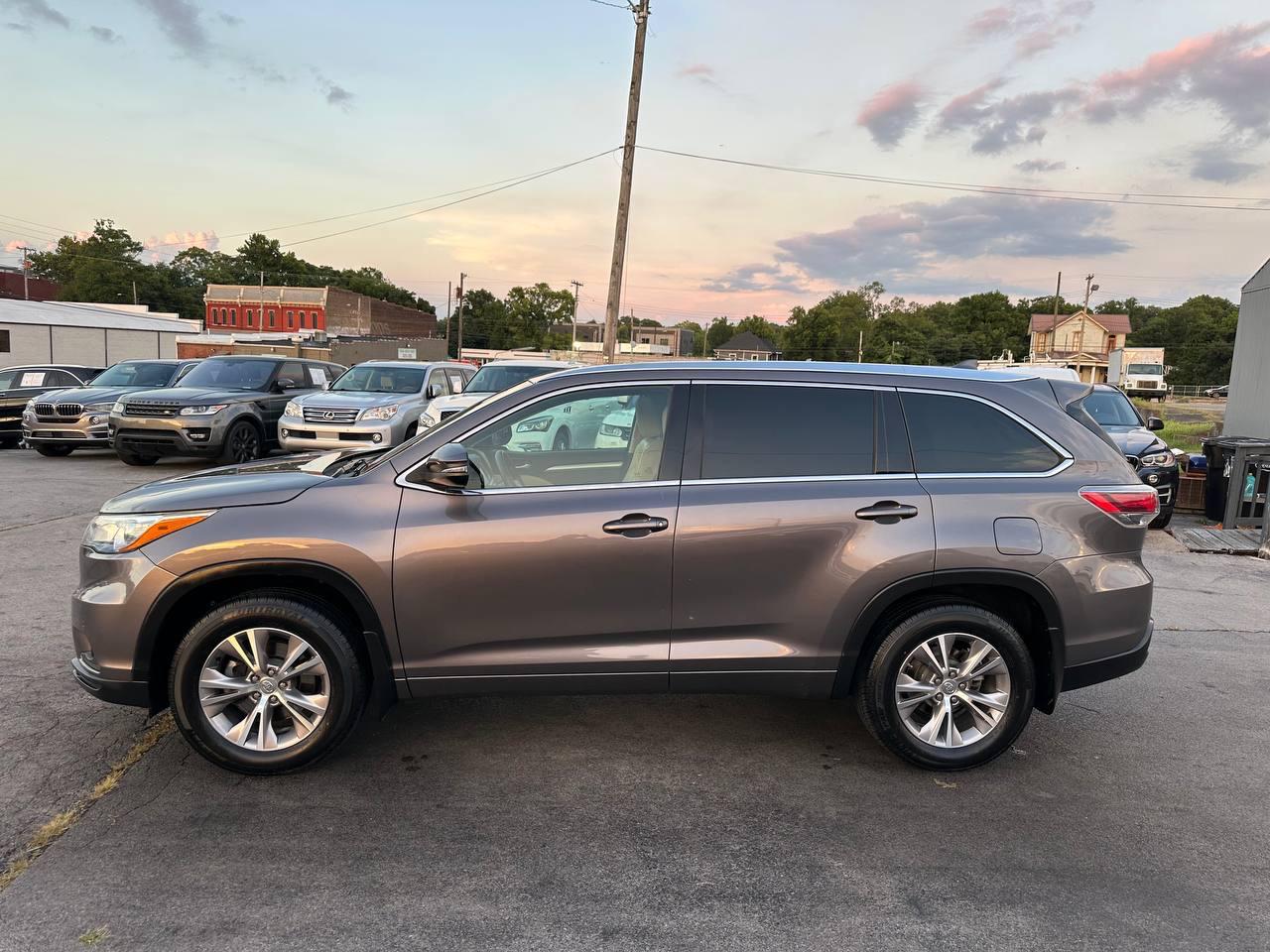 Toyota Highlander XLE AWD V6 2015